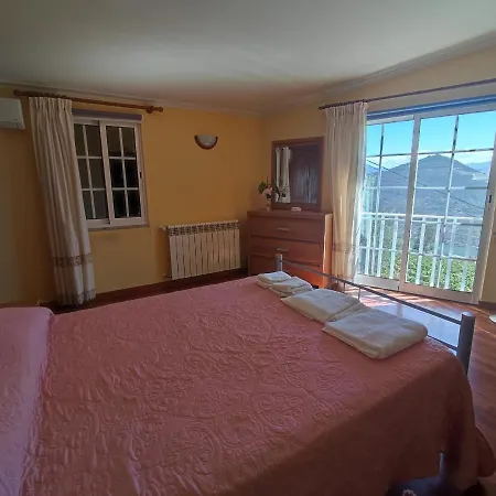 Encosta Do Pinhao Holiday home Casal de Loivos