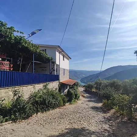 Encosta Do Pinhao *